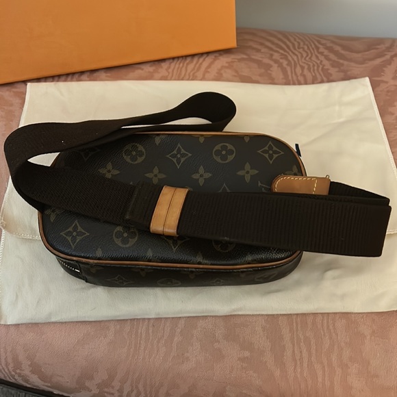 Authentic Louis Vuitton Monogram Pochette Ganju Grange Body Bag Waist Belt Bag - Picture 4 of 11